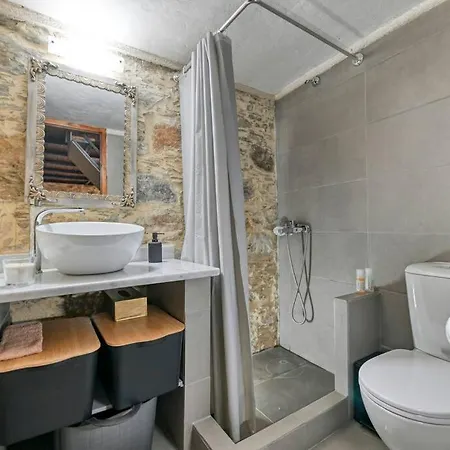 Pefkopetro Loft *