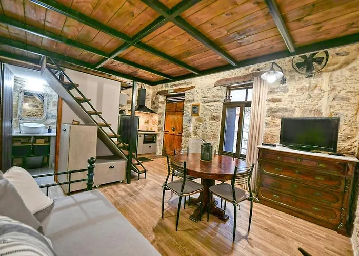 Pefkopetro Loft ハニア